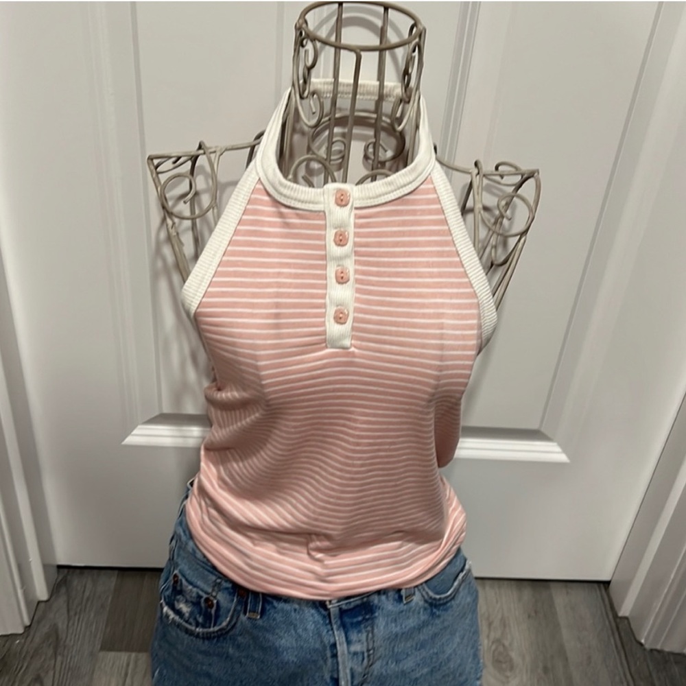 Love on Tap halter w/ four buttons, size m